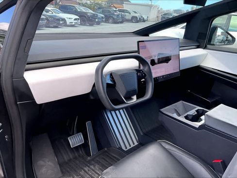 Used 2024 Tesla Cybertruck AWD Crew Cab image 2