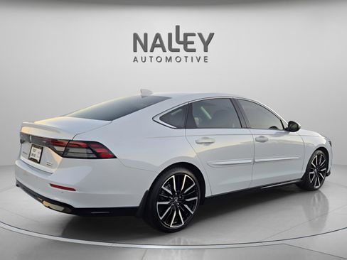 Used 2023 Honda Accord Touring image 5