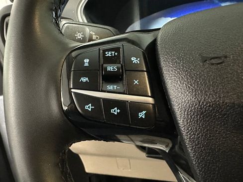 Used 2022 Ford Escape SEL w/ Technology Package image 18