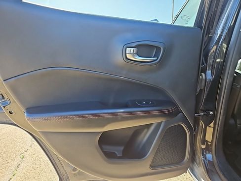 Used 2020 Jeep Compass Trailhawk AWD/4WD image 16