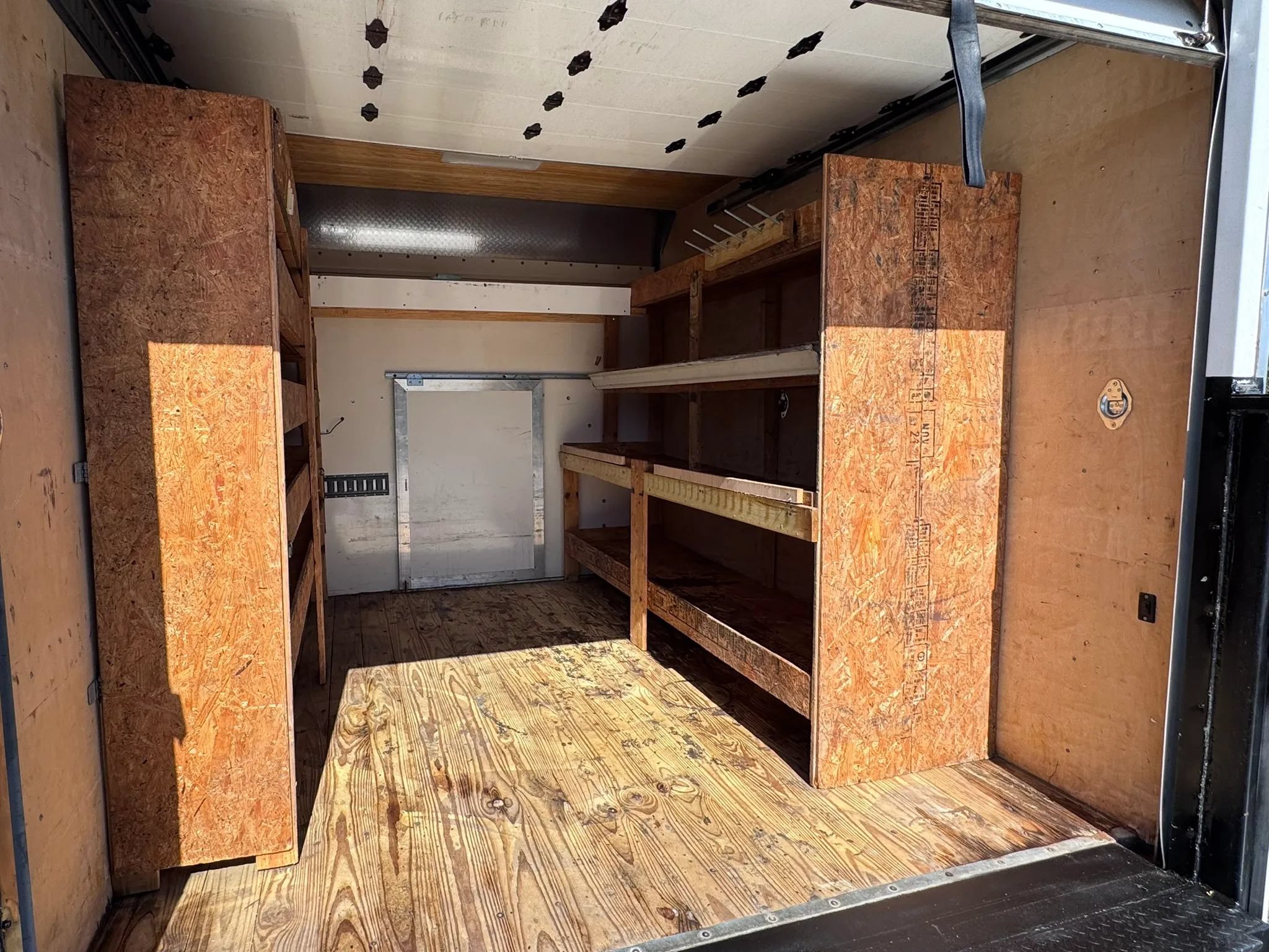 Used 2018 Chevrolet Express 3500 w/ Power Convenience Package RWD image 27