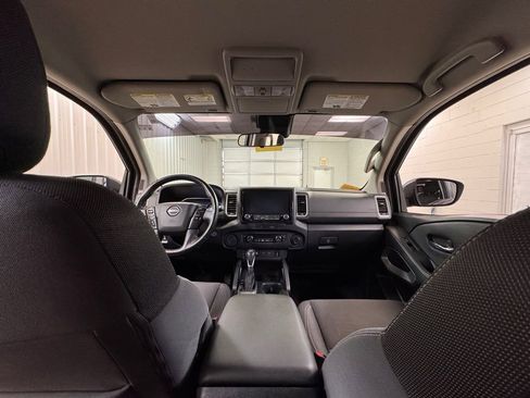 Used 2022 Nissan Frontier SV image 19