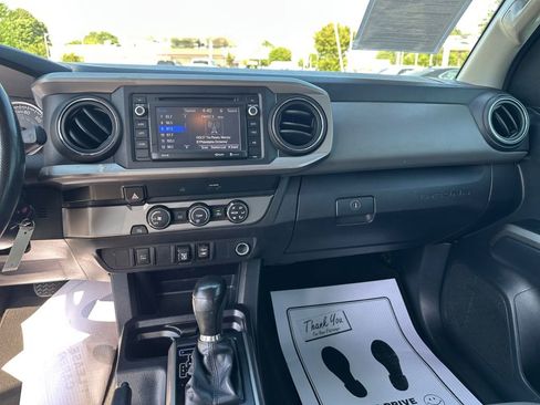 Used 2019 Toyota Tacoma SR5 RWD image 13