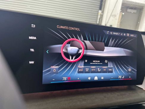 New 2026 BMW X1 xDrive28i w/ Technology Package image 17