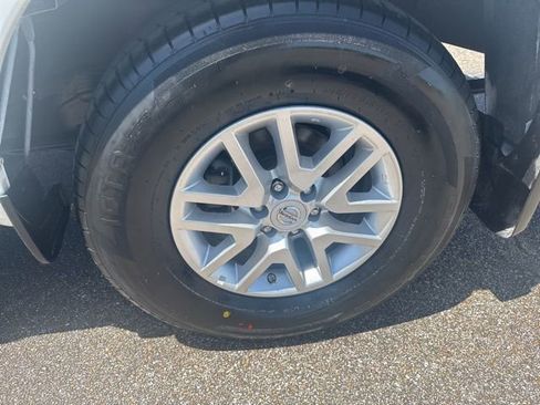 Used 2019 Nissan Frontier SV RWD image 11