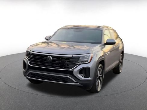 Used 2025 Volkswagen Atlas Cross Sport SE image 4