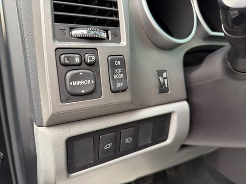 Used 2016 Toyota Sequoia Limited image 21