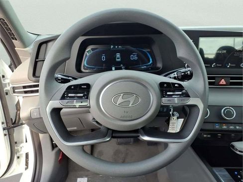 New 2026 Hyundai Elantra SE FWD image 12