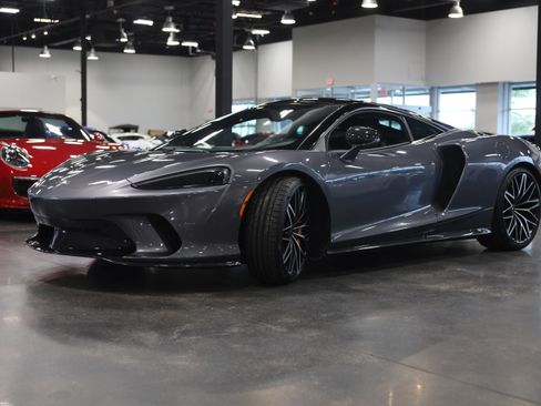 Used 2023 McLaren GT RWD image 3