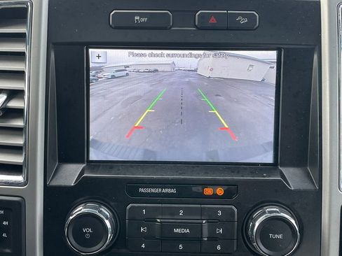 Used 2017 Ford F250 Lariat w/ Chrome Package image 4