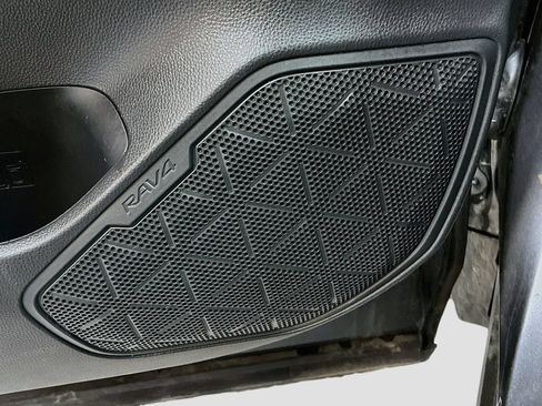 Used 2025 Toyota RAV4 LE AWD/4WD image 18