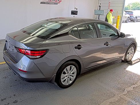 Used 2024 Nissan Sentra S image 6
