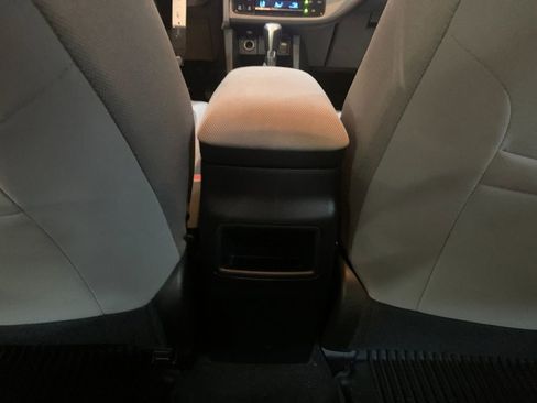 Used 2019 Toyota Corolla LE FWD image 15