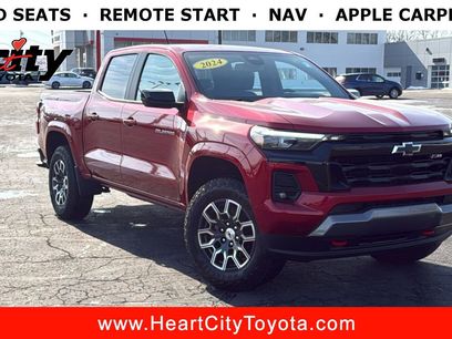 Used 2024 Chevrolet Colorado Z71 w/ Z71 Convenience Package 2