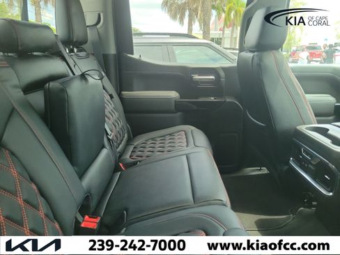 Used 2021 GMC Sierra 1500 SLT w/ SLT Premium Plus Package AWD/4WD image 10