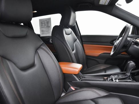 Used 2024 Jeep Compass Limited image 15