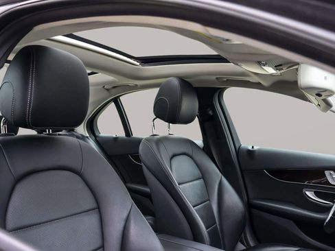 Used 2017 Mercedes-Benz C 300 4MATIC Sedan image 41