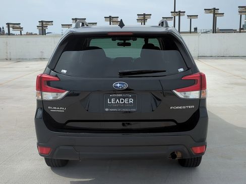 Used 2021 Subaru Forester Premium image 6
