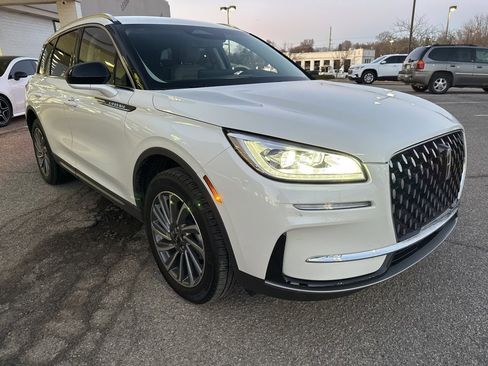 Used 2023 Lincoln Corsair Reserve image 11