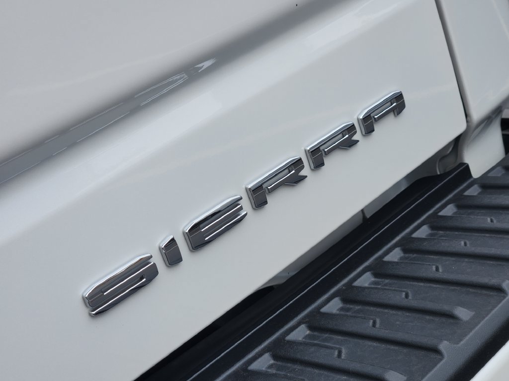 Used 2025 GMC Sierra 1500 Denali AWD/4WD image 12
