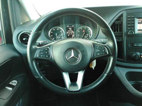 Used 2019 Mercedes-Benz Metris Passenger image 29