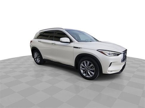 Used 2019 INFINITI QX50 Luxe w/ Navigation Package image 2