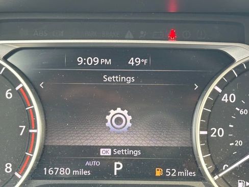 Used 2025 Nissan Rogue SV image 19