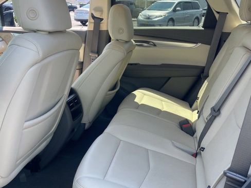Used 2019 Cadillac XT5 Luxury FWD image 7
