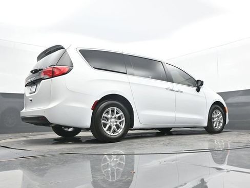 New 2025 Chrysler Voyager LX image 58