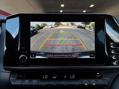 Used 2026 Toyota Camry SE FWD image 31