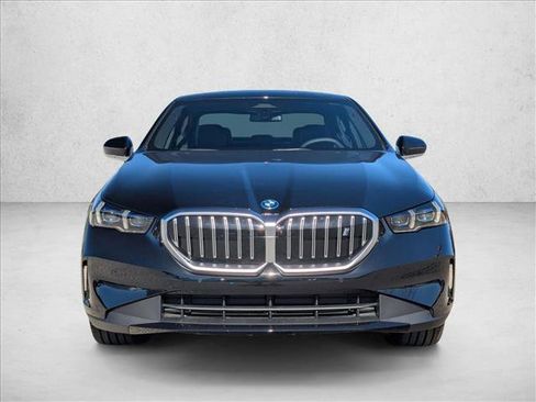 New 2026 BMW i5 eDrive40 w/ Convenience Package image 6