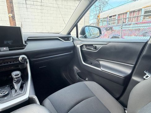 Used 2025 Toyota RAV4 LE image 34
