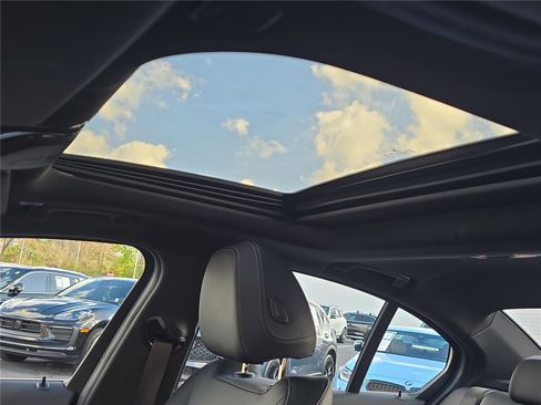 Used 2025 BMW 330i Sedan image 23