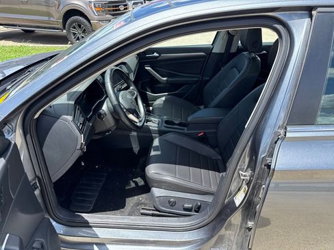 Used 2023 Volkswagen Jetta SE FWD image 19