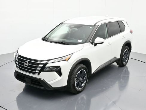 Certified 2024 Nissan Rogue SV image 30