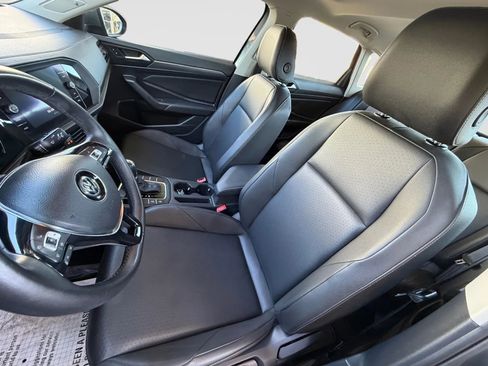Used 2019 Volkswagen Jetta SEL w/ Cold Weather Package FWD image 13
