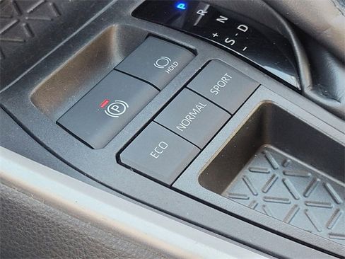 Used 2024 Toyota RAV4 XLE image 27