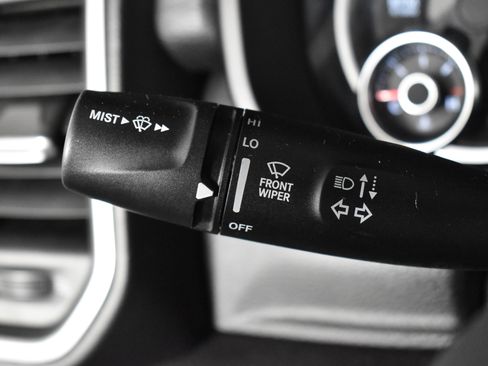 Used 2025 RAM 1500 Laramie image 26