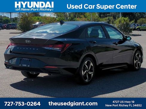 Certified 2023 Hyundai Elantra SEL w/ Convenience Package FWD image 5