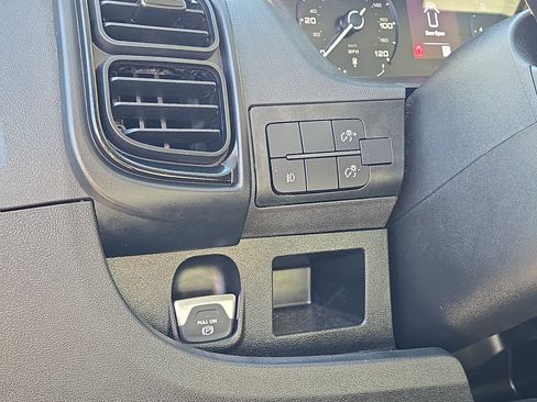 Used 2025 RAM ProMaster 2500 w/ Convenience Group image 14