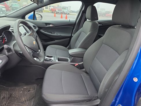 Used 2017 Chevrolet Cruze LT w/ Sun And Sound Package image 13