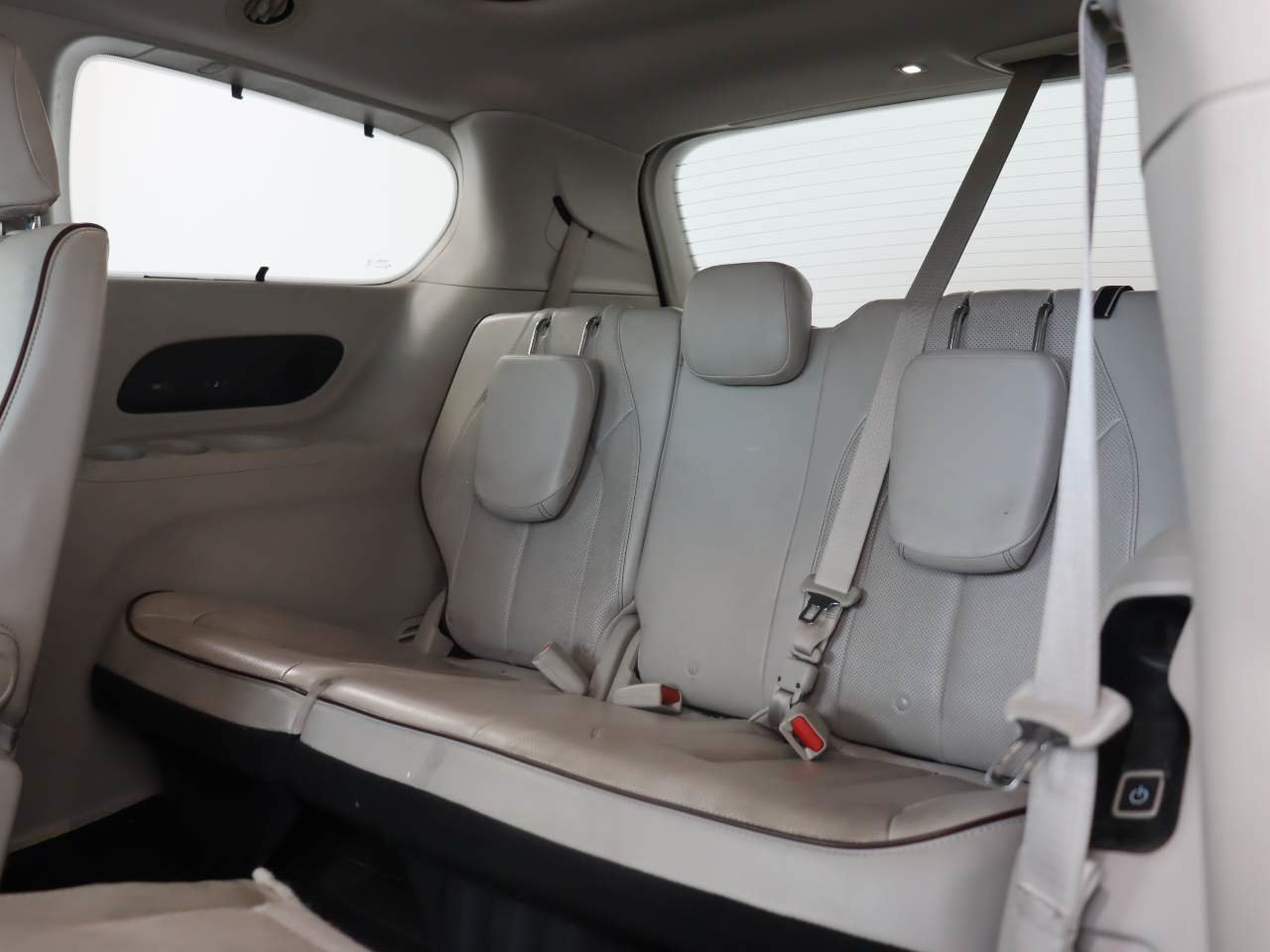Used 2020 Chrysler Pacifica Limited FWD image 18