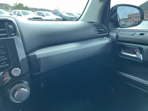 Used 2020 Toyota 4Runner TRD Off-Road Premium image 27