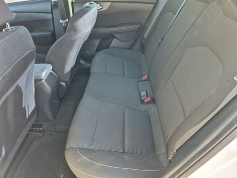Used 2019 Kia Forte LXS FWD image 17