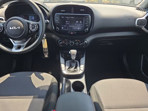 Certified 2022 Kia Soul LX image 14