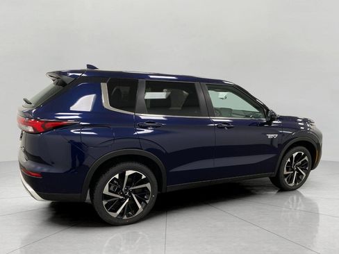 New 2025 Mitsubishi Outlander 4WD Plug-In Hybrid image 2