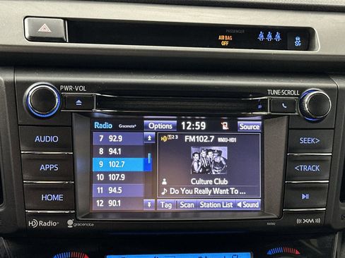 Used 2017 Toyota RAV4 SE image 18