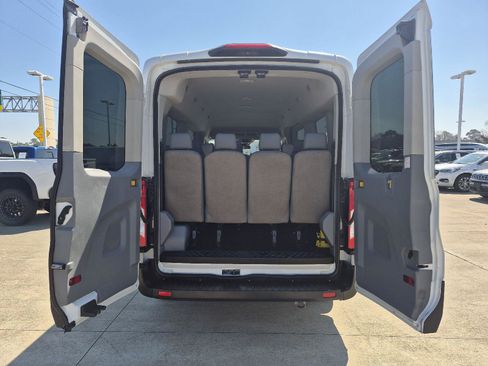 Used 2019 Ford Transit 350 XL image 7