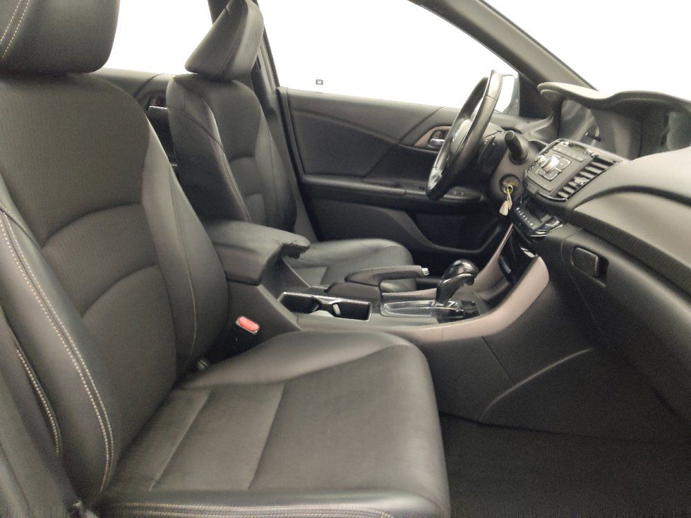 Used 2017 Honda Accord Sport image 21