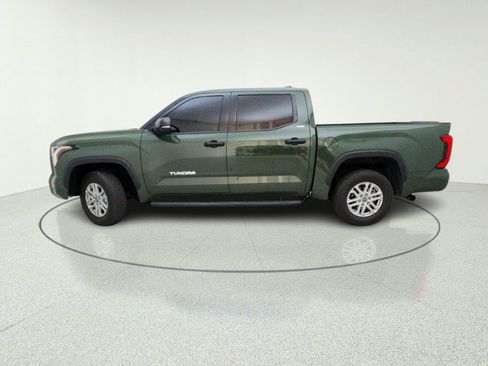 Used 2022 Toyota Tundra SR5 w/ SR5 Convenience Package AWD/4WD image 14